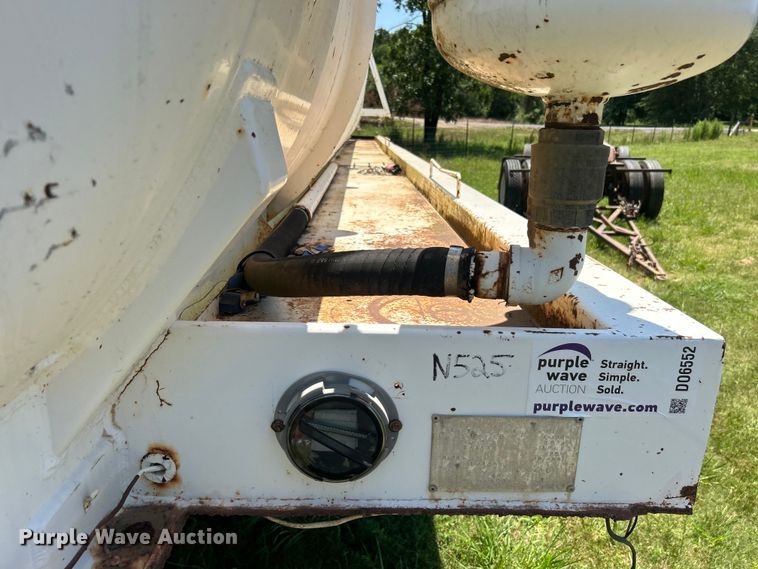 image for item DO6552 2009 Troxell Trailers  vacuum trailer