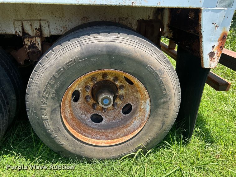 image for item DO6552 2009 Troxell Trailers  vacuum trailer