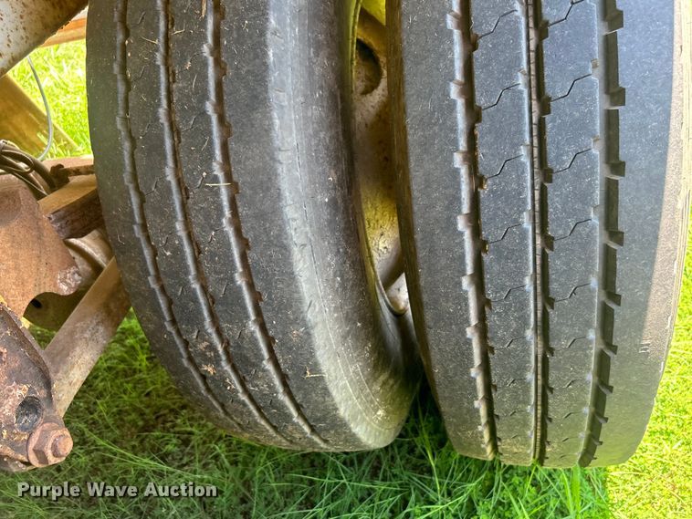 image for item DO6552 2009 Troxell Trailers  vacuum trailer