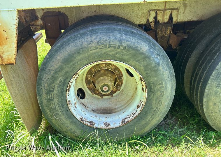 image for item DO6552 2009 Troxell Trailers  vacuum trailer