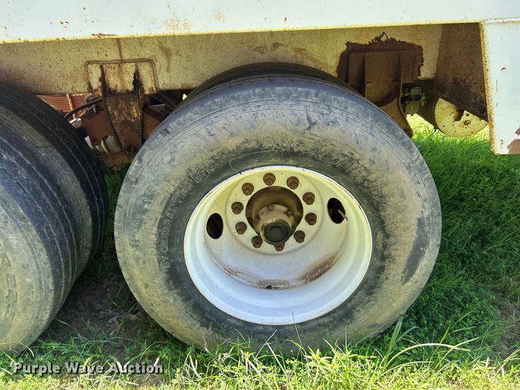 image for item DO6552 2009 Troxell Trailers  vacuum trailer