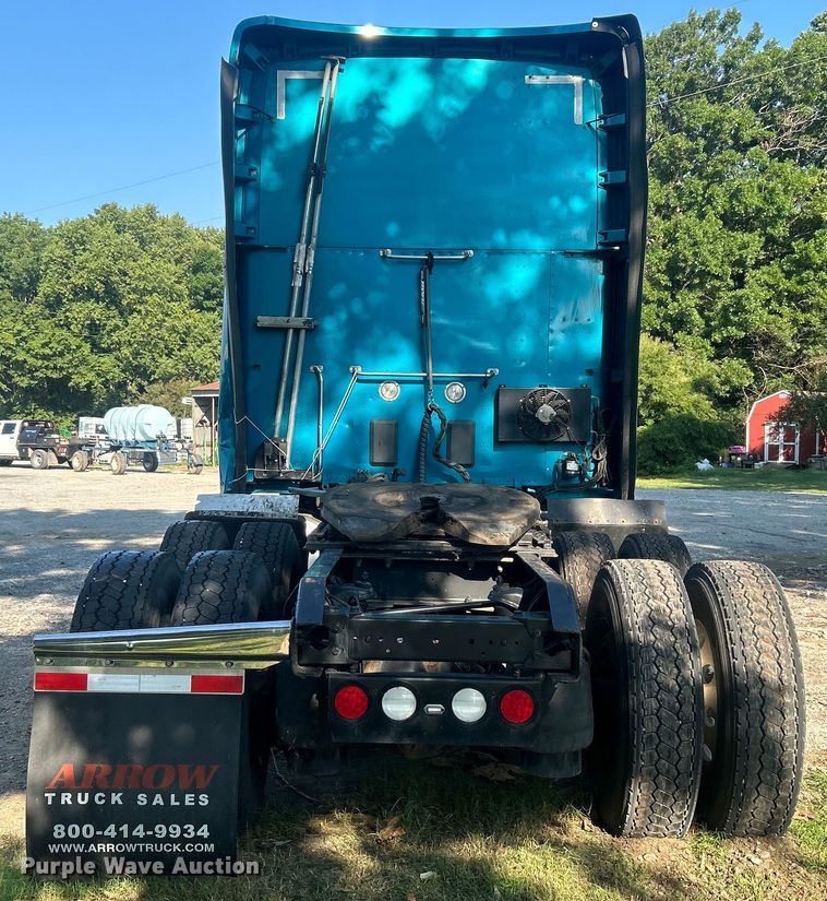 image for item DO6583 2016 Kenworth T680 semi truck