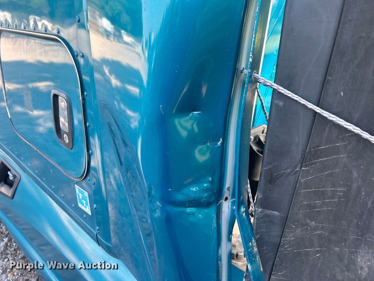 image for item DO6583 2016 Kenworth T680 semi truck