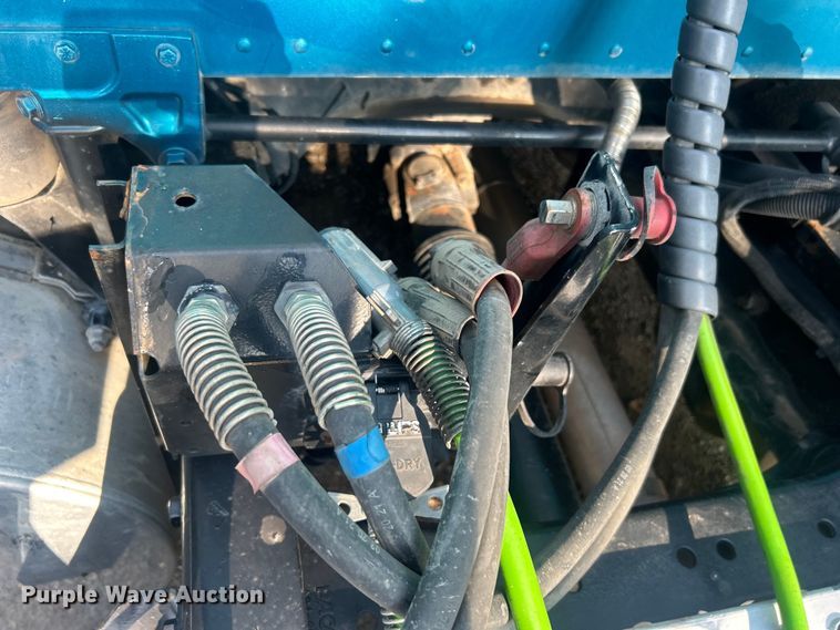 image for item DO6583 2016 Kenworth T680 semi truck