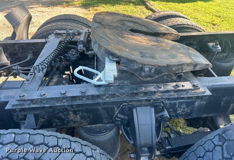 image for item DO6583 2016 Kenworth T680 semi truck