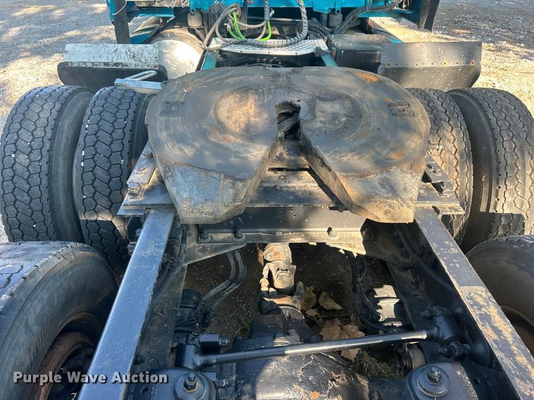 image for item DO6583 2016 Kenworth T680 semi truck