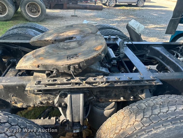 image for item DO6583 2016 Kenworth T680 semi truck