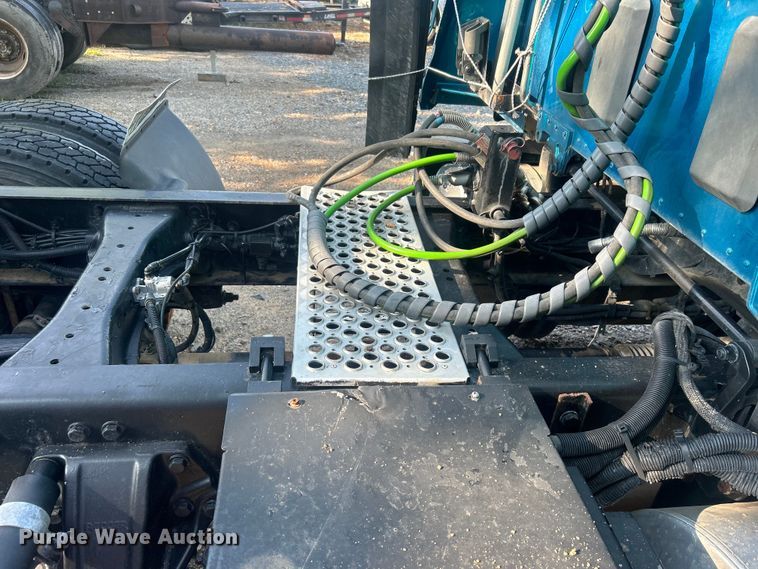 image for item DO6583 2016 Kenworth T680 semi truck