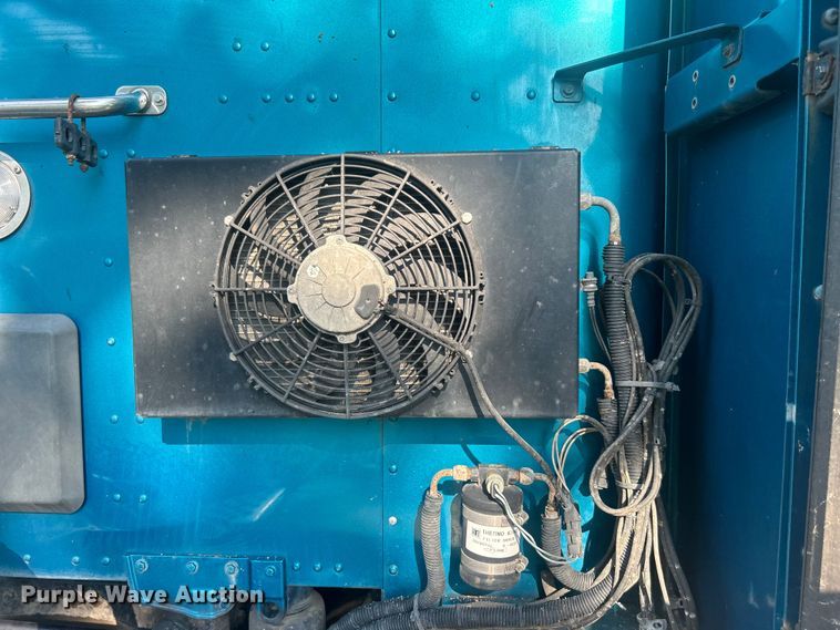 image for item DO6583 2016 Kenworth T680 semi truck