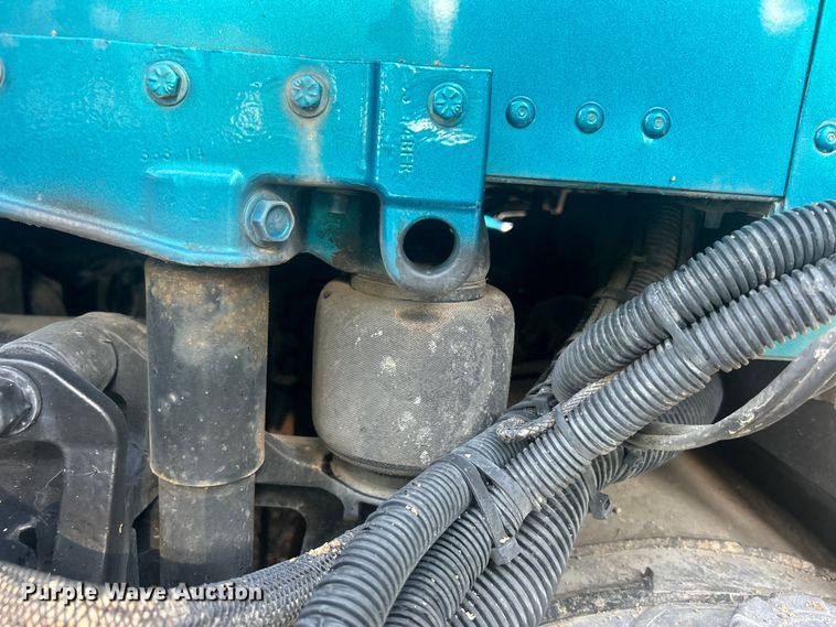 image for item DO6583 2016 Kenworth T680 semi truck