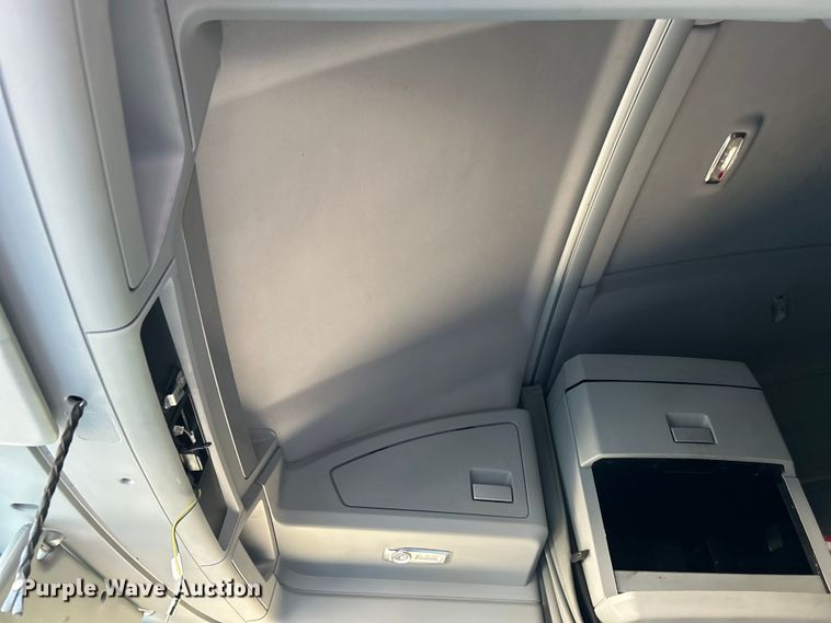 image for item DO6583 2016 Kenworth T680 semi truck