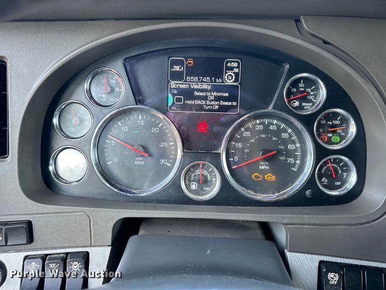 image for item DO6583 2016 Kenworth T680 semi truck