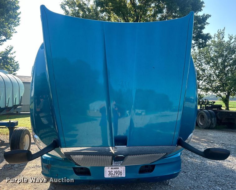 image for item DO6583 2016 Kenworth T680 semi truck