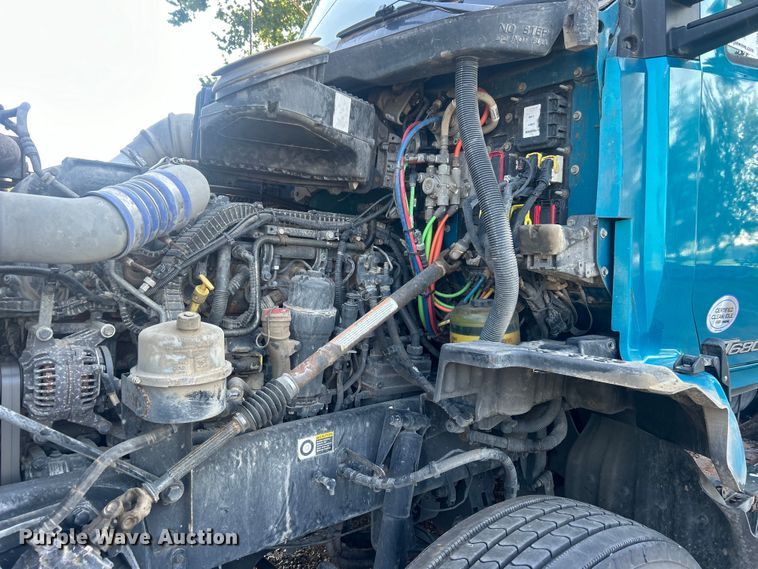 image for item DO6583 2016 Kenworth T680 semi truck