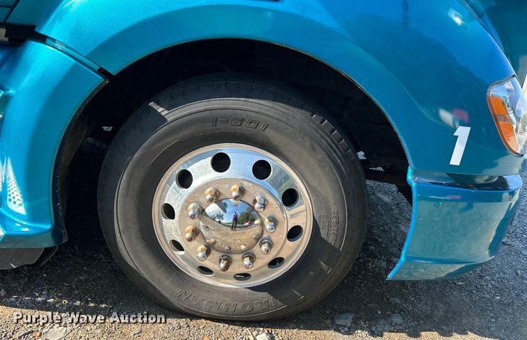 image for item DO6583 2016 Kenworth T680 semi truck