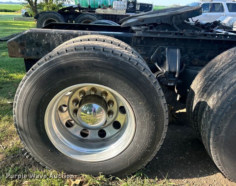 image for item DO6583 2016 Kenworth T680 semi truck