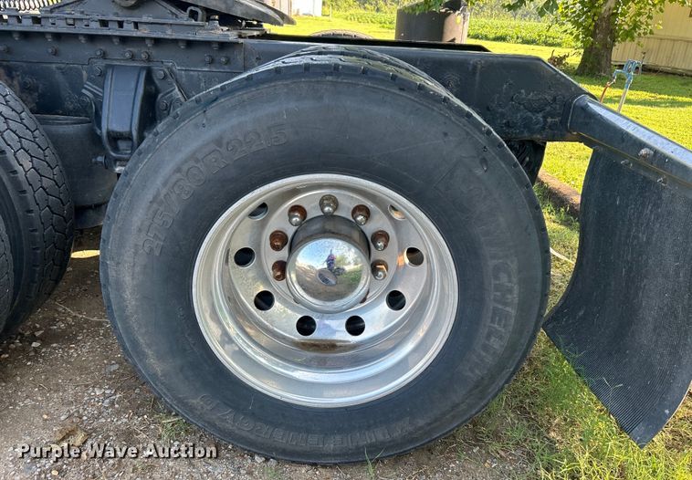 image for item DO6583 2016 Kenworth T680 semi truck