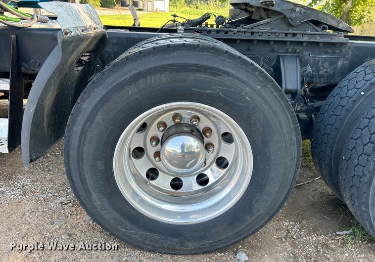 image for item DO6583 2016 Kenworth T680 semi truck