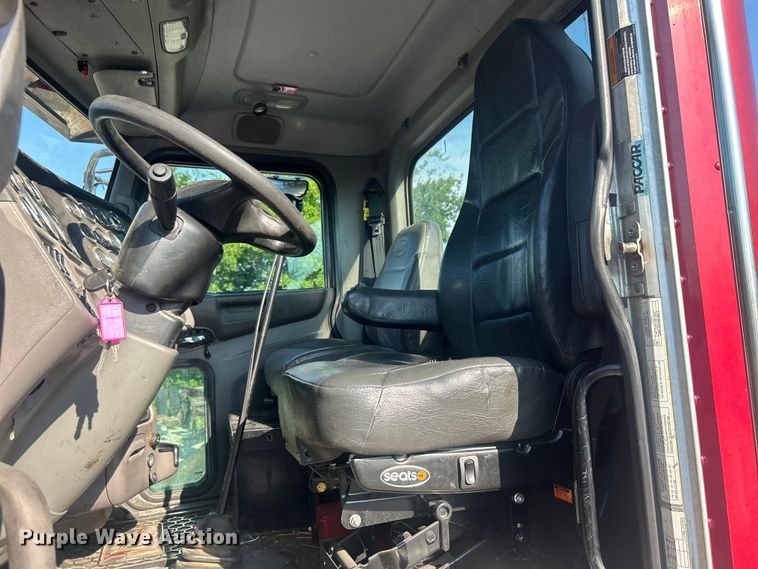 image for item DO6598 2011 Peterbilt  367 truck cab and chassis