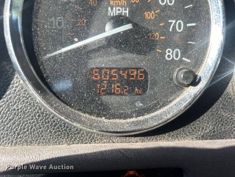 image for item DO6598 2011 Peterbilt  367 truck cab and chassis