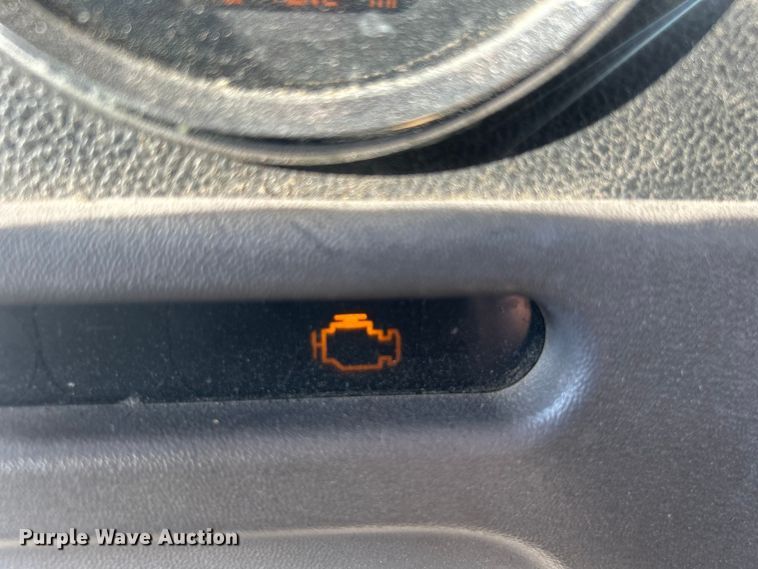 image for item DO6598 2011 Peterbilt  367 truck cab and chassis