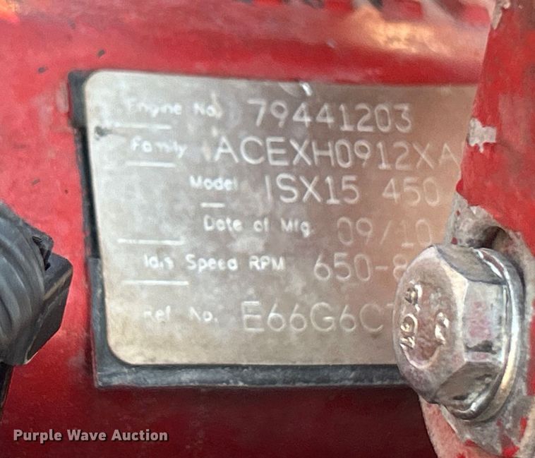 image for item DO6598 2011 Peterbilt  367 truck cab and chassis