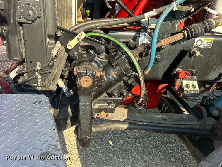 image for item DO6598 2011 Peterbilt  367 truck cab and chassis