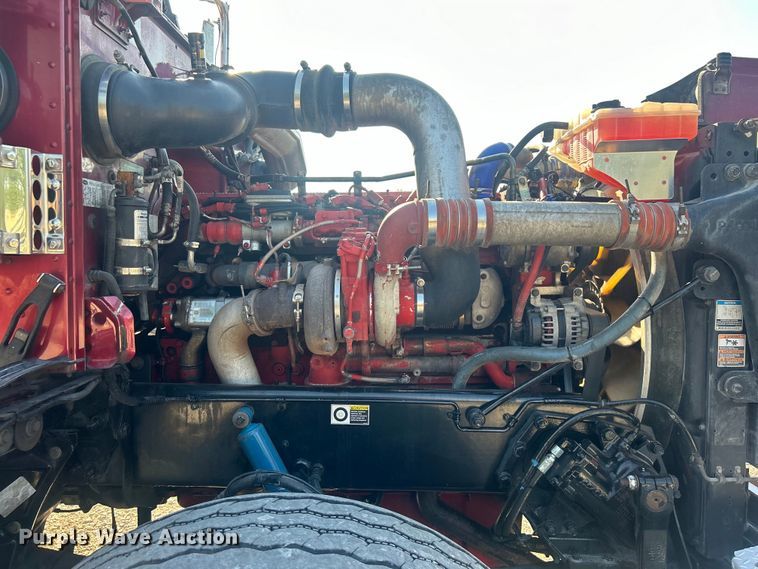 image for item DO6598 2011 Peterbilt  367 truck cab and chassis