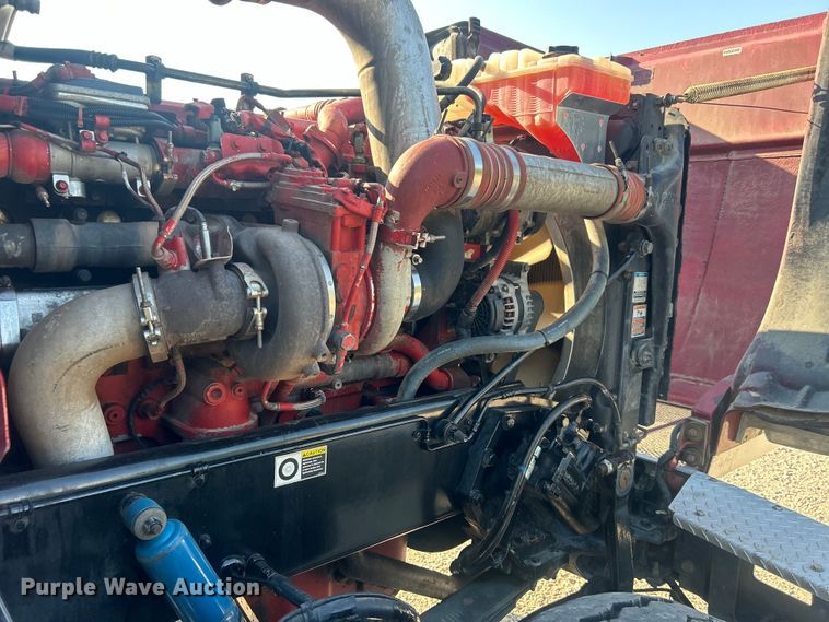 image for item DO6598 2011 Peterbilt  367 truck cab and chassis