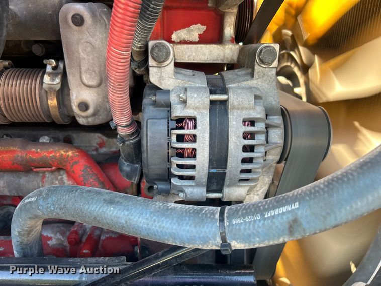 image for item DO6598 2011 Peterbilt  367 truck cab and chassis