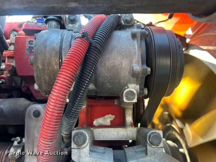 image for item DO6598 2011 Peterbilt  367 truck cab and chassis