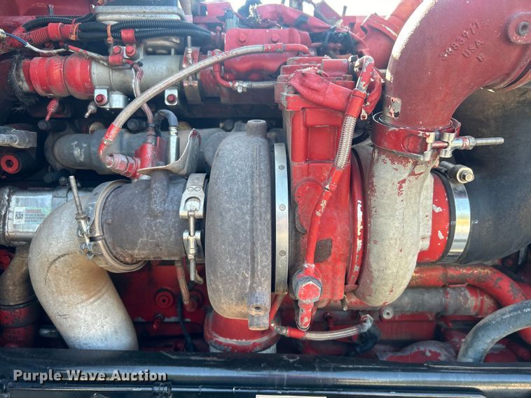 image for item DO6598 2011 Peterbilt  367 truck cab and chassis