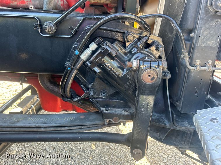 image for item DO6598 2011 Peterbilt  367 truck cab and chassis