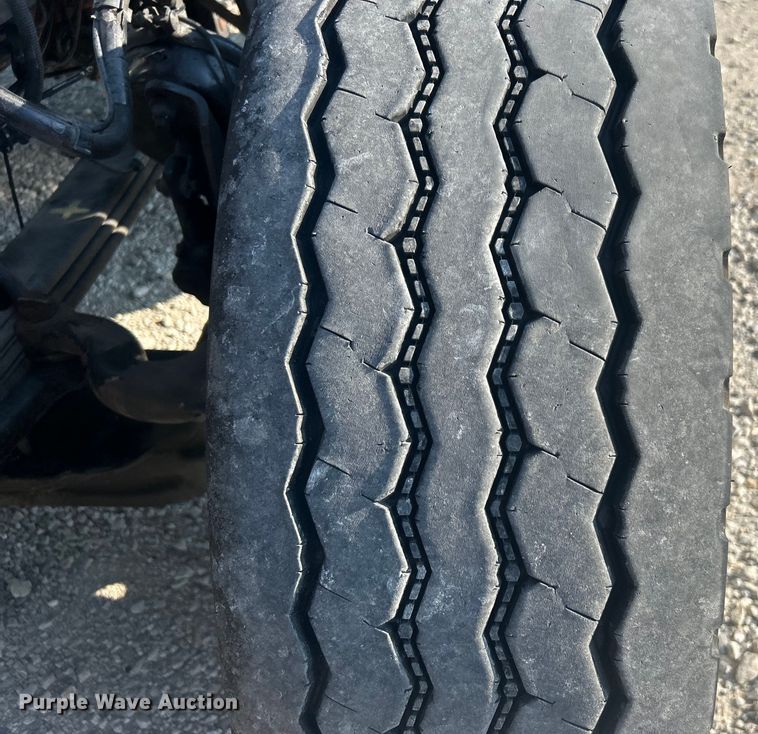 image for item DO6598 2011 Peterbilt  367 truck cab and chassis