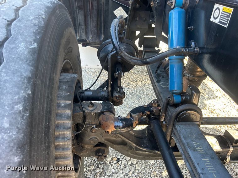 image for item DO6598 2011 Peterbilt  367 truck cab and chassis