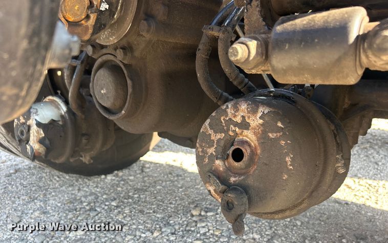 image for item DO6598 2011 Peterbilt  367 truck cab and chassis