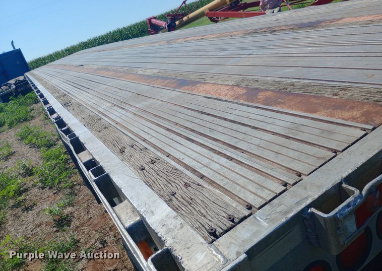 image for item DP1271 1998 Transcraft flatbed trailer