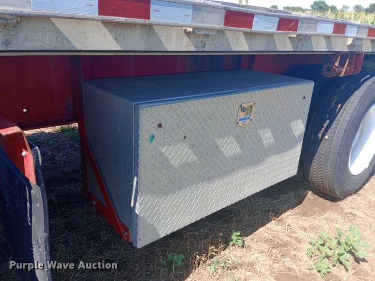 image for item DP1271 1998 Transcraft flatbed trailer