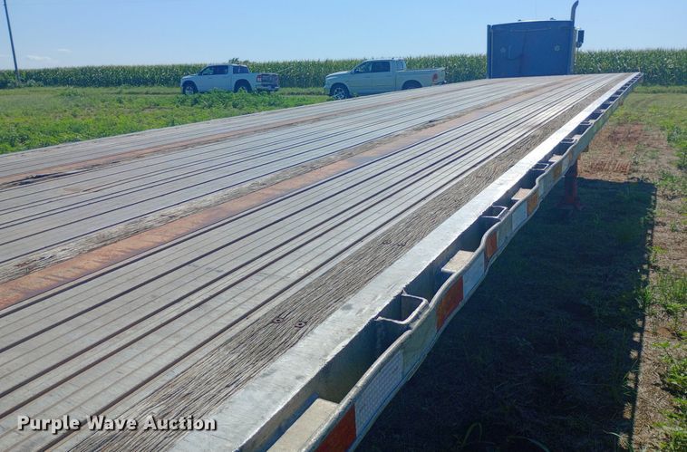 image for item DP1271 1998 Transcraft flatbed trailer