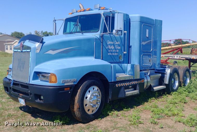 image for item DP1272 1989 Kenworth T660 semi truck