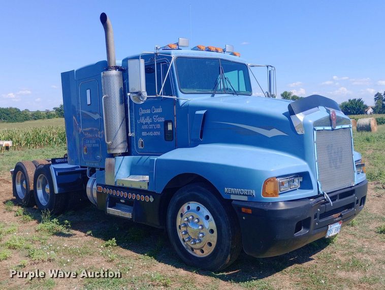 image for item DP1272 1989 Kenworth T660 semi truck