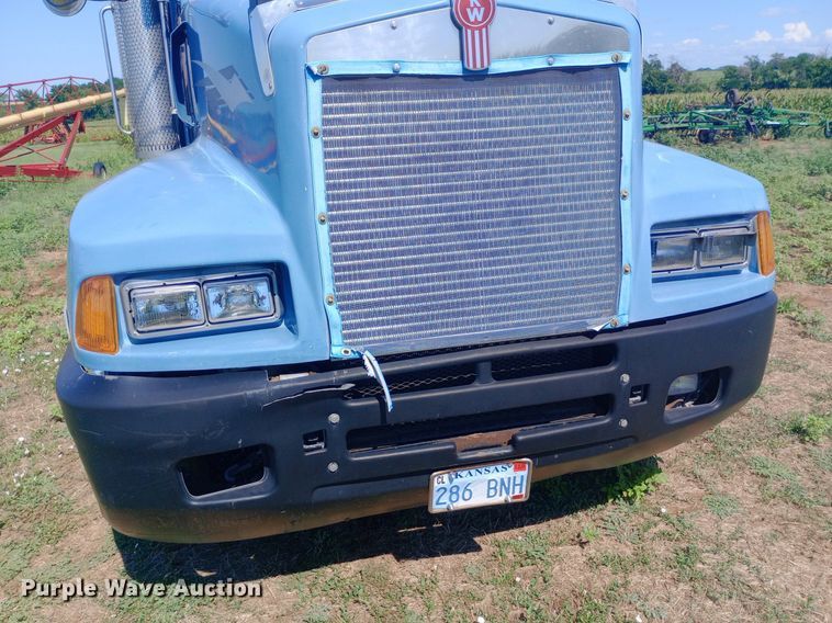image for item DP1272 1989 Kenworth T660 semi truck