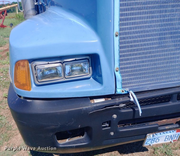 image for item DP1272 1989 Kenworth T660 semi truck