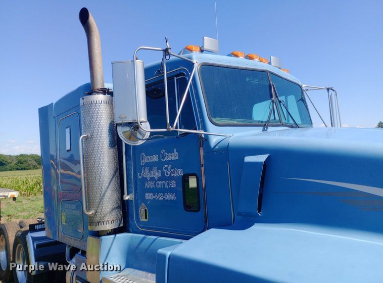 image for item DP1272 1989 Kenworth T660 semi truck