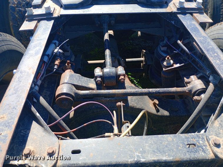 image for item DP1272 1989 Kenworth T660 semi truck