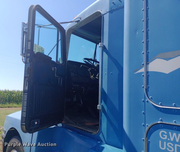 image for item DP1272 1989 Kenworth T660 semi truck