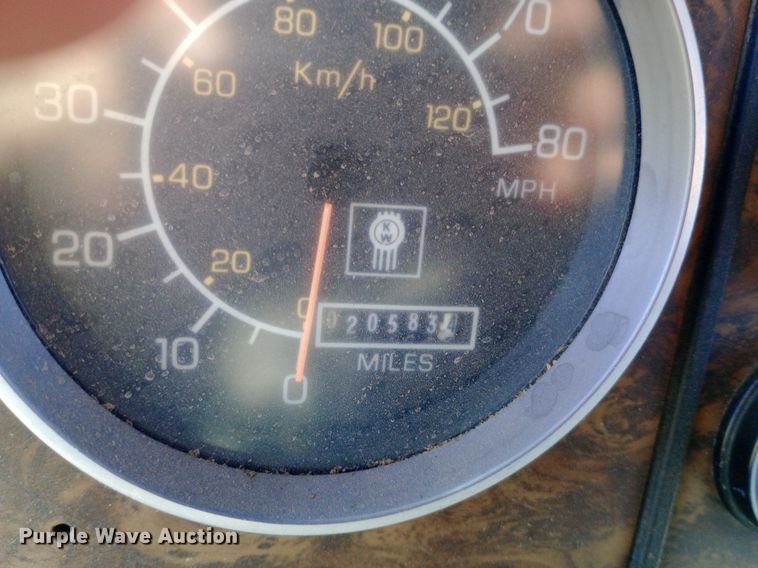 image for item DP1272 1989 Kenworth T660 semi truck