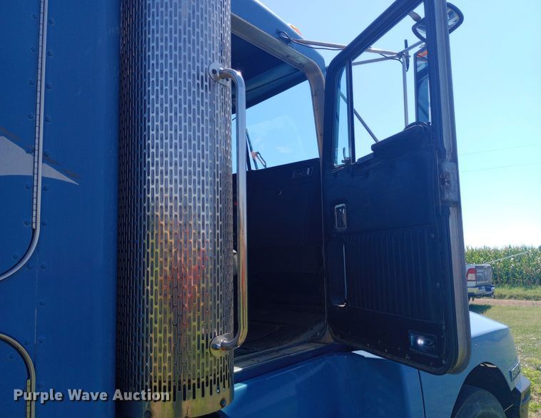 image for item DP1272 1989 Kenworth T660 semi truck