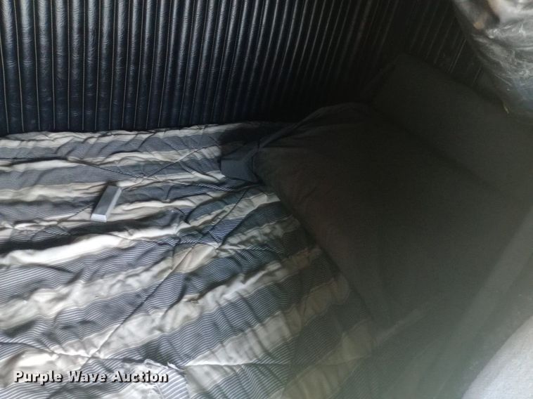 image for item DP1272 1989 Kenworth T660 semi truck