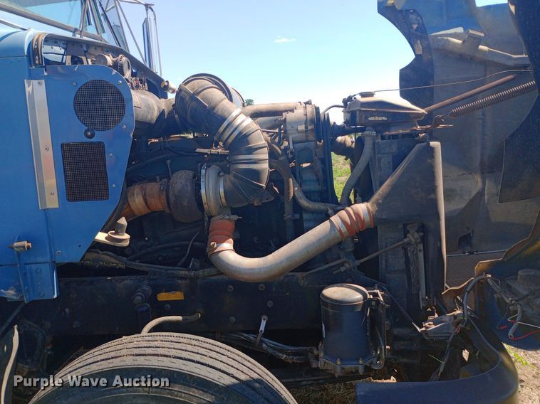 image for item DP1272 1989 Kenworth T660 semi truck